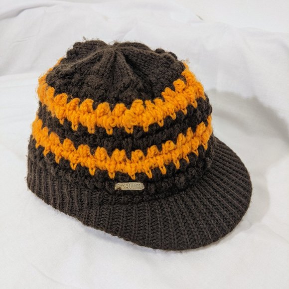 Forum Other - Forum Snowboards Visor Beanie